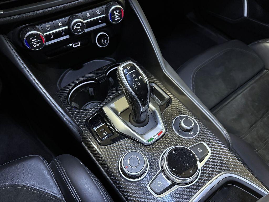 Alfa Romeo Giulia 2.0T 280k AT8 ZF Q4 4x4 Veloce TI, reg. 02/2021