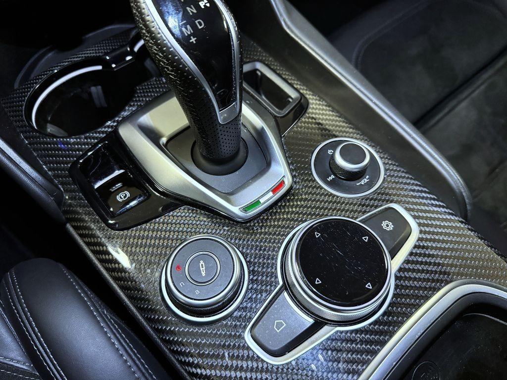 Alfa Romeo Giulia 2.0T 280k AT8 ZF Q4 4x4 Veloce TI, reg. 02/2021
