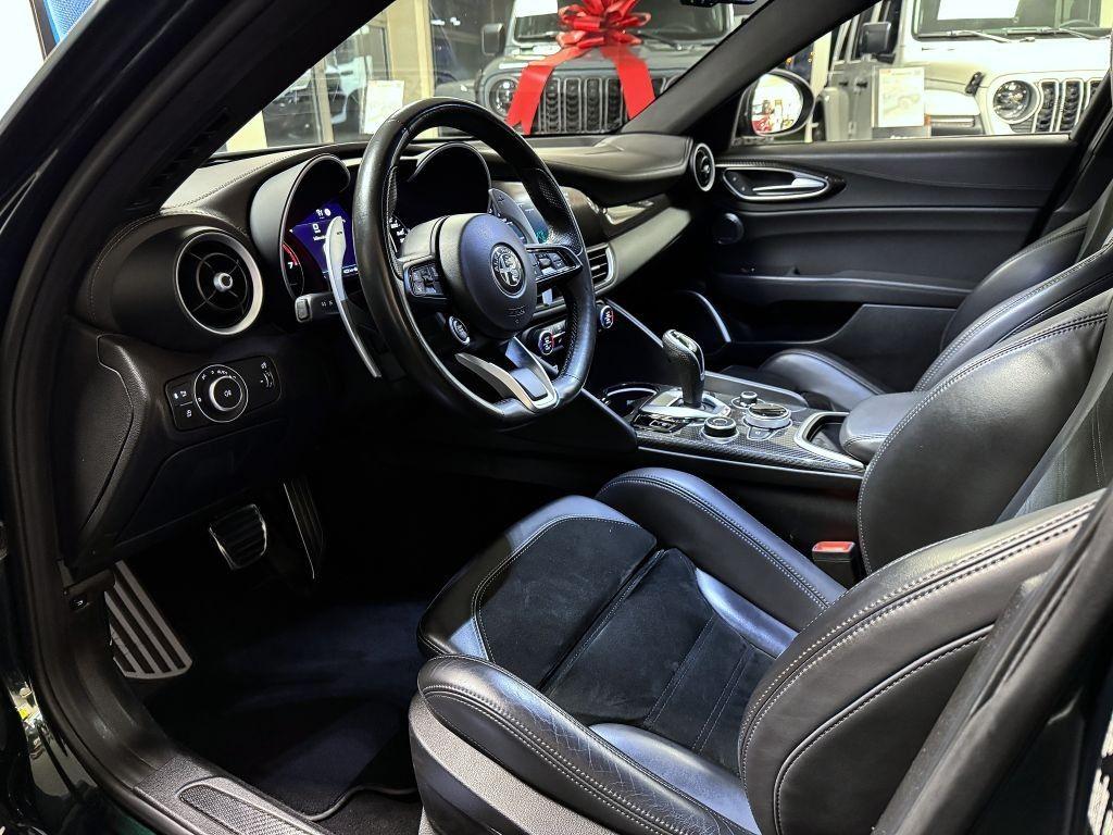 Alfa Romeo Giulia 2.0T 280k AT8 ZF Q4 4x4 Veloce TI, reg. 02/2021