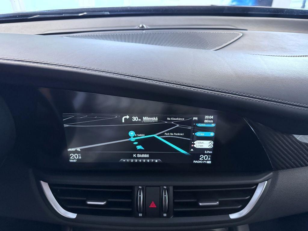 Alfa Romeo Giulia 2.0T 280k AT8 ZF Q4 4x4 Veloce TI, reg. 04/2019