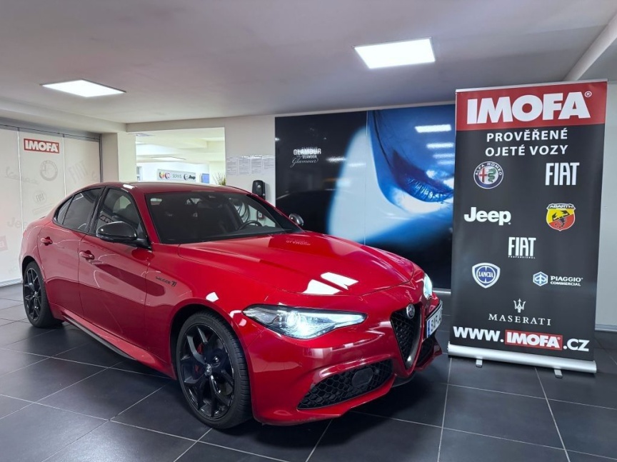 Alfa Romeo Giulia 2.0T 280k AT8 ZF Q4 4x4 Veloce TI