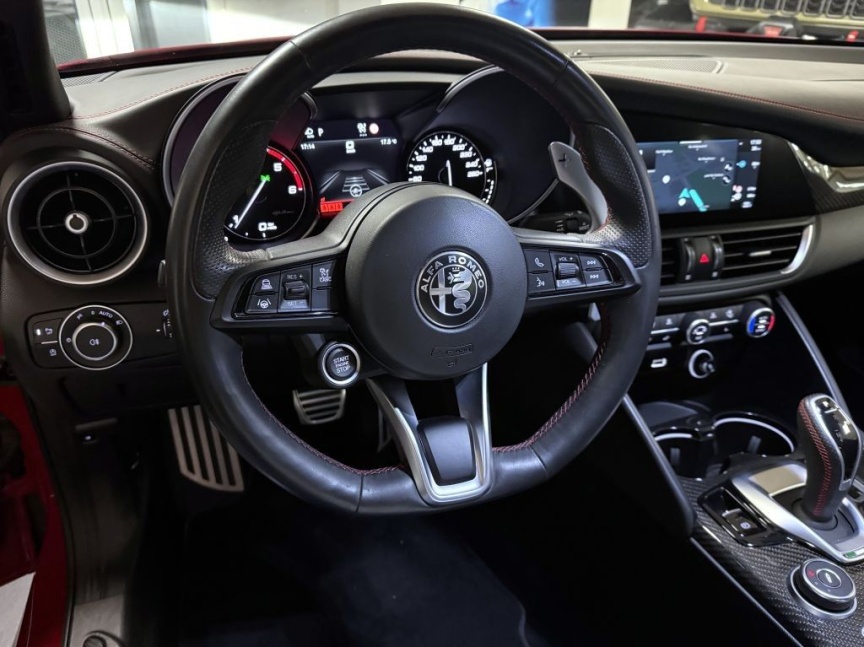 Alfa Romeo Giulia 2.0T 280k AT8 ZF Q4 4x4 Veloce TI