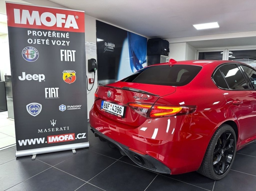 Alfa Romeo Giulia 2.0T 280k AT8 ZF Q4 4x4 Veloce TI