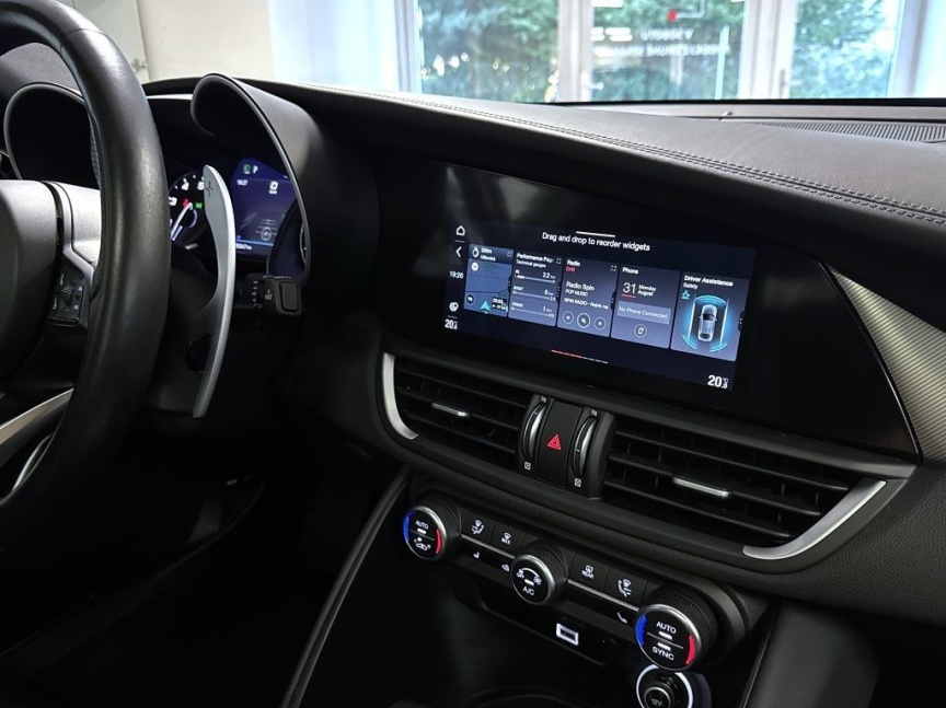 Alfa Romeo Giulia 2.0T 280k AT8 ZF Q4 4x4 Veloce