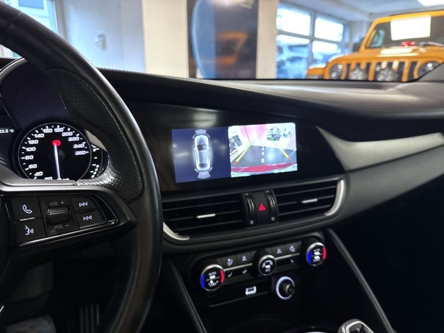 Alfa Romeo Giulia 2.0T 280k AT8 ZF Q4 4x4 Veloce