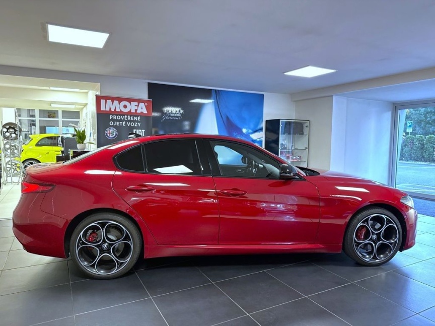 Alfa Romeo Giulia 2.0T 280k AT8 ZF Q4 4x4 Veloce