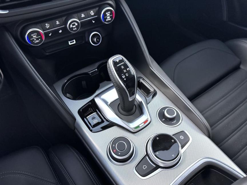Alfa Romeo Giulia 2.0T 280k AT8 ZF Q4 4x4 Veloce