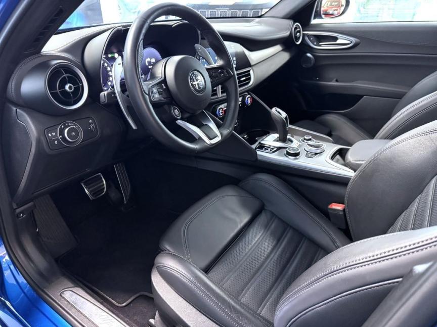 Alfa Romeo Giulia 2.0T 280k AT8 ZF Q4 4x4 Veloce