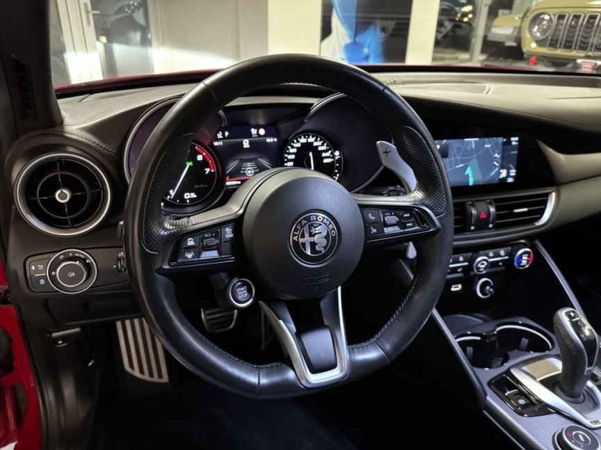 Alfa Romeo Giulia 2.0T 280k AT8 ZF Q4 4x4 Veloce