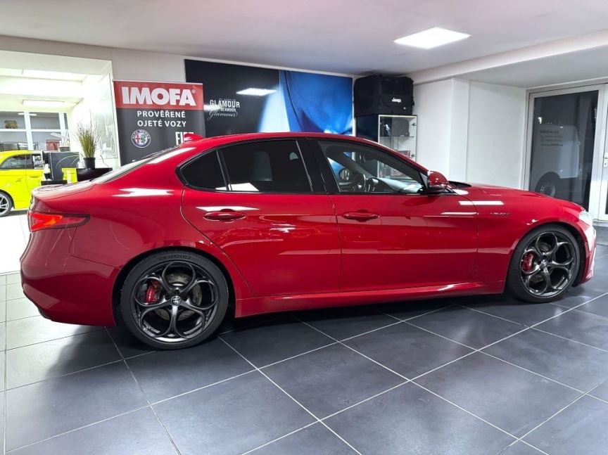 Alfa Romeo Giulia 2.0T 280k AT8 ZF Q4 4x4 Veloce