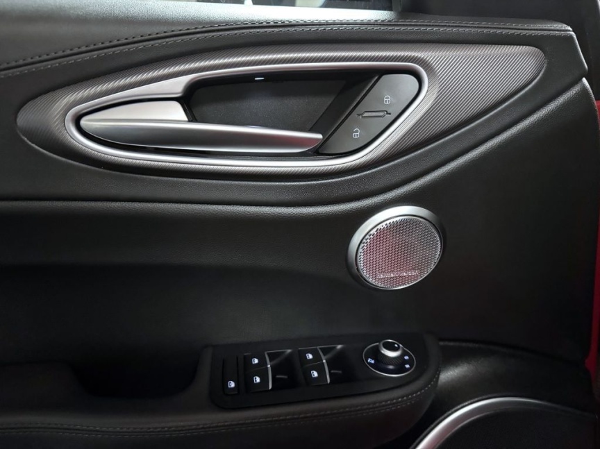 Alfa Romeo Giulia 2.0T 280k AT8 ZF Q4 4x4 Veloce