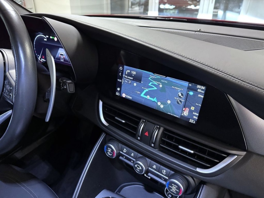 Alfa Romeo Giulia 2.0T 280k AT8 ZF Q4 4x4 Veloce