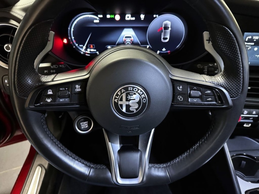 Alfa Romeo Giulia 2.0T 280k AT8 ZF Q4 4x4 Veloce