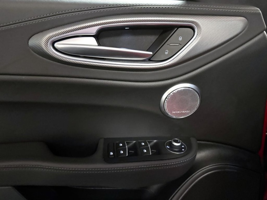 Alfa Romeo Giulia 2.0T 280k AT8 ZF Q4 4x4 Veloce