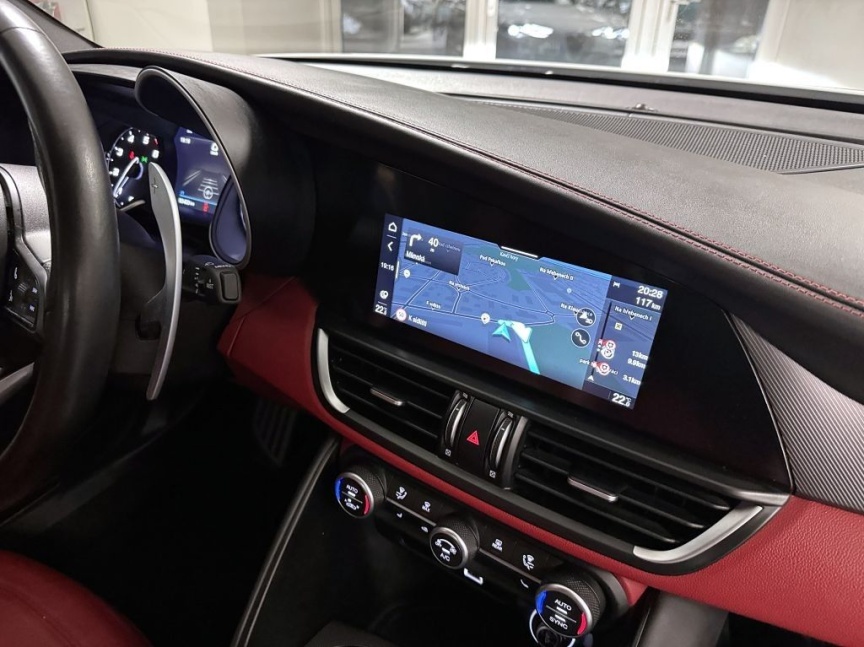 Alfa Romeo Giulia 2.0T 280k AT8 ZF Q4 4x4 Veloce