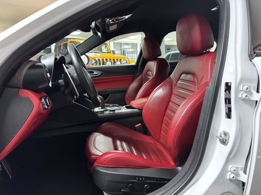 Alfa Romeo Giulia 2.0T 280k AT8 ZF Q4 4x4 Veloce