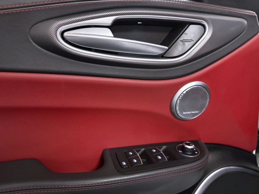 Alfa Romeo Giulia 2.0T 280k AT8 ZF Q4 4x4 Veloce