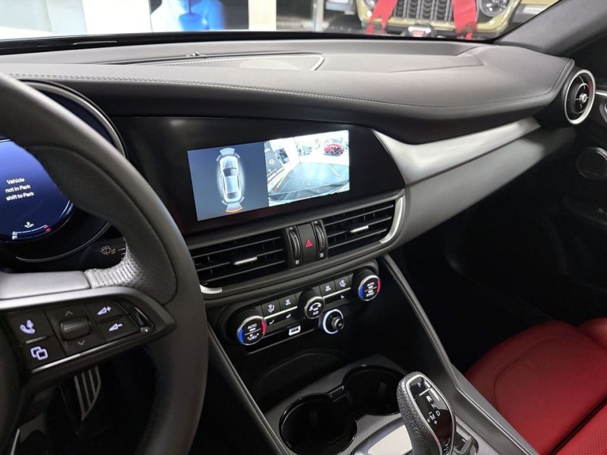 Alfa Romeo Giulia 2.0T 280k AT8 ZF Q4 4x4 Veloce