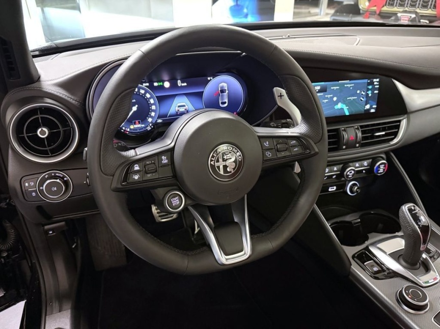 Alfa Romeo Giulia 2.0T 280k AT8 ZF Q4 4x4 Veloce