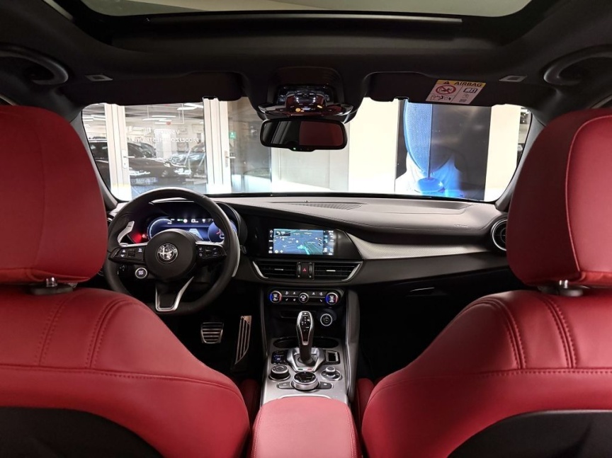 Alfa Romeo Giulia 2.0T 280k AT8 ZF Q4 4x4 Veloce