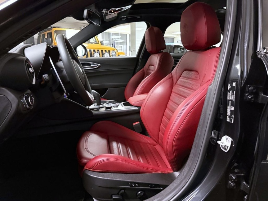 Alfa Romeo Giulia 2.0T 280k AT8 ZF Q4 4x4 Veloce