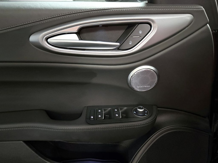 Alfa Romeo Giulia 2.0T 280k AT8 ZF Q4 4x4 Veloce