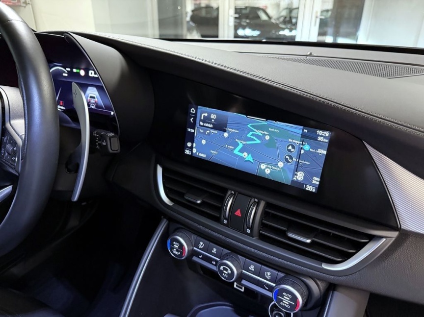 Alfa Romeo Giulia 2.0T 280k AT8 ZF Q4 4x4 Veloce