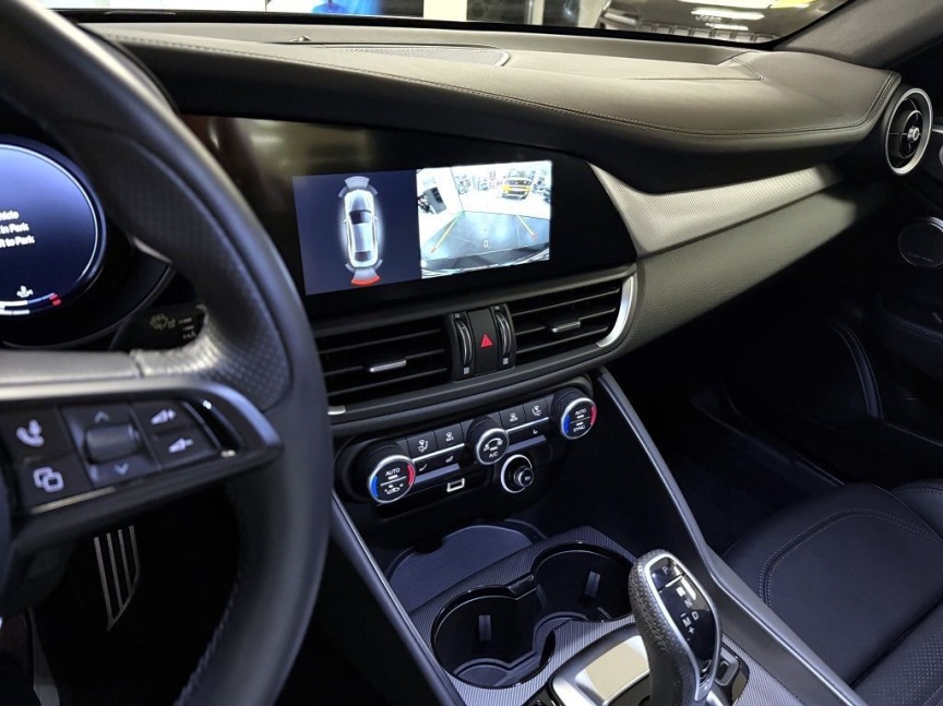 Alfa Romeo Giulia 2.0T 280k AT8 ZF Q4 4x4 Veloce