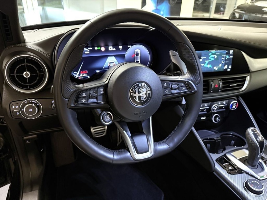 Alfa Romeo Giulia 2.0T 280k AT8 ZF Q4 4x4 Veloce