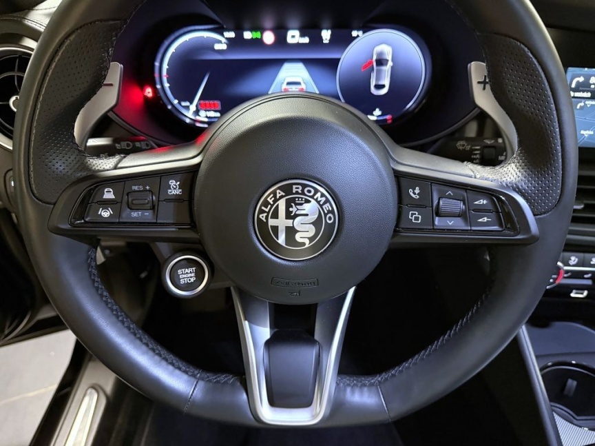 Alfa Romeo Giulia 2.0T 280k AT8 ZF Q4 4x4 Veloce