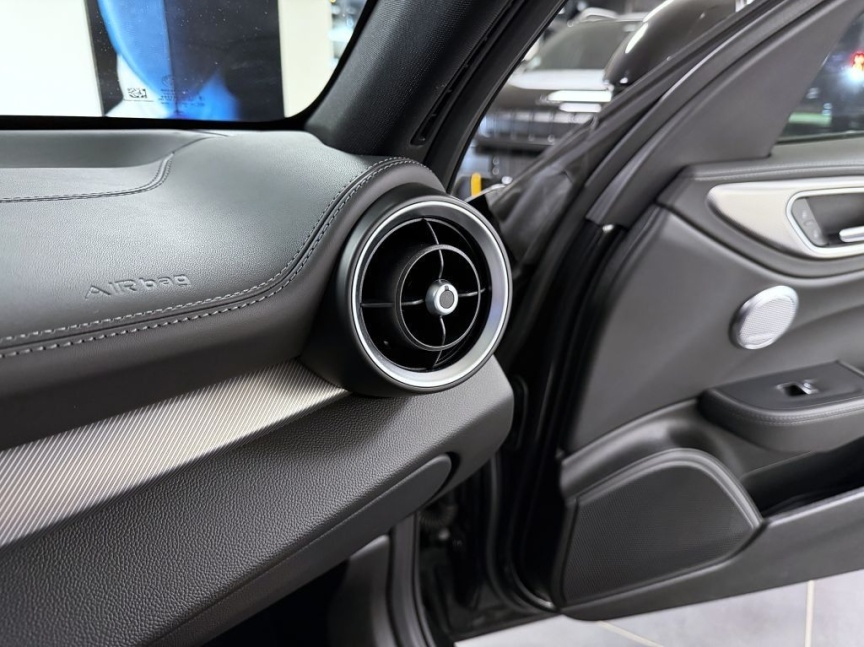 Alfa Romeo Giulia 2.0T 280k AT8 ZF Q4 4x4 Veloce