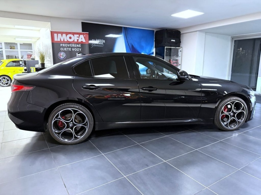 Alfa Romeo Giulia 2.0T 280k AT8 ZF Q4 4x4 Veloce