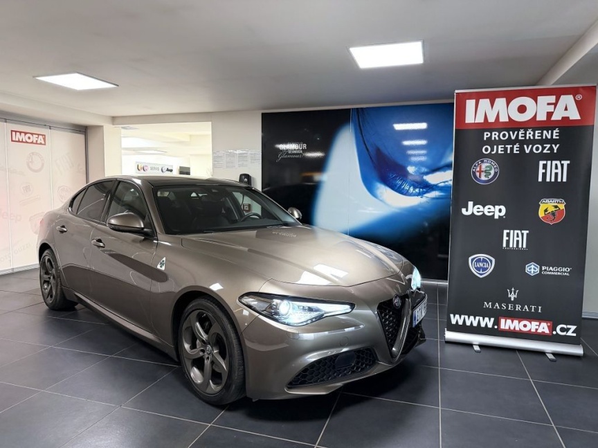 Alfa Romeo Giulia 2.2 JTD 150k AT8 ZF Super