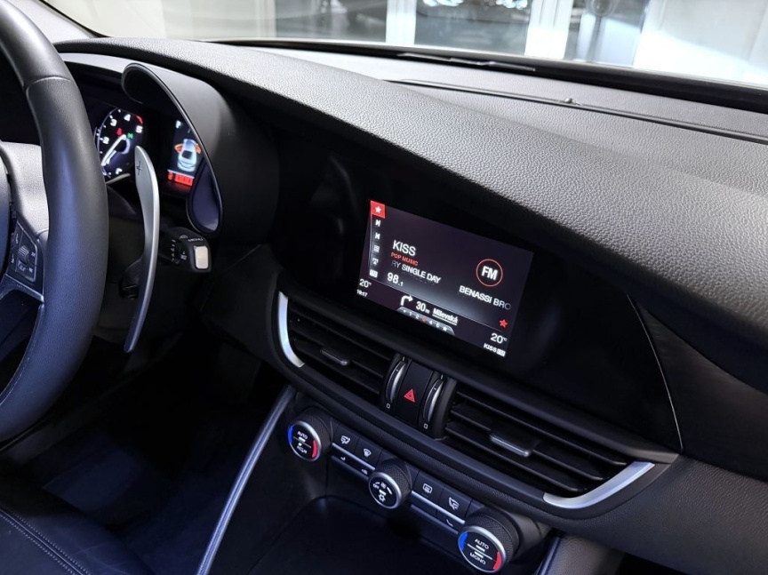 Alfa Romeo Giulia 2.2 JTD 150k AT8 ZF Super