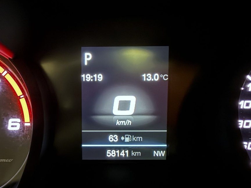 Alfa Romeo Giulia 2.2 JTD 150k AT8 ZF Super