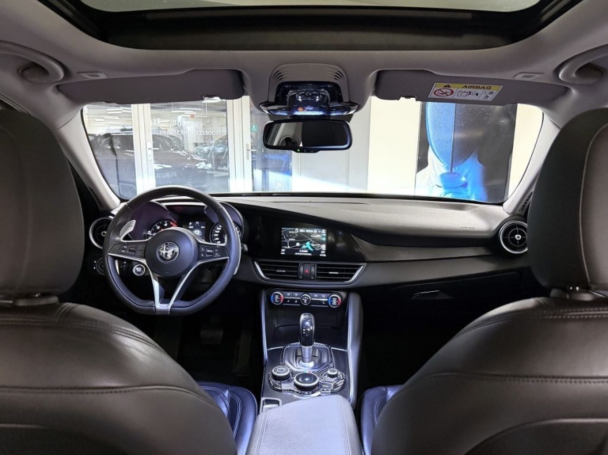 Alfa Romeo Giulia 2.2 JTD 150k AT8 ZF Super