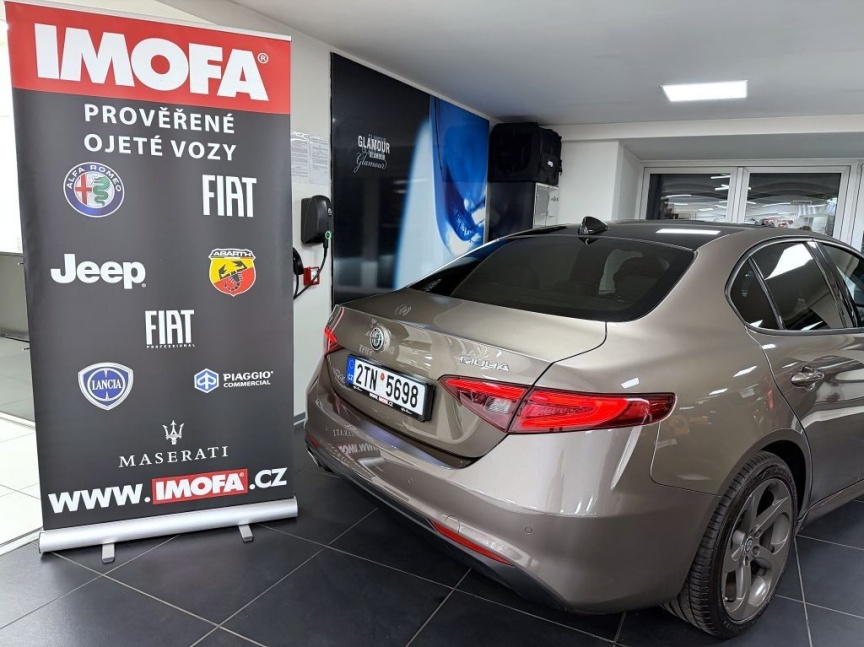 Alfa Romeo Giulia 2.2 JTD 150k AT8 ZF Super