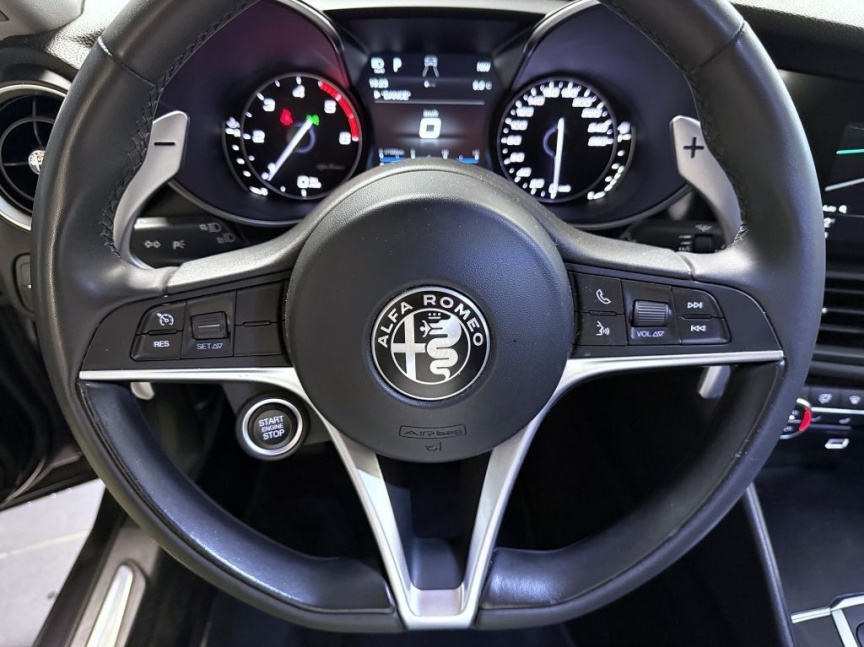 Alfa Romeo Giulia 2.2 JTD 180k AT8 ZF Super