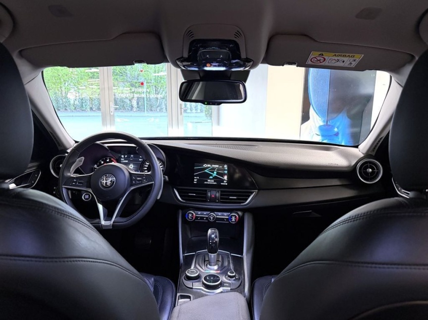 Alfa Romeo Giulia 2.2 JTD 180k AT8 ZF Super