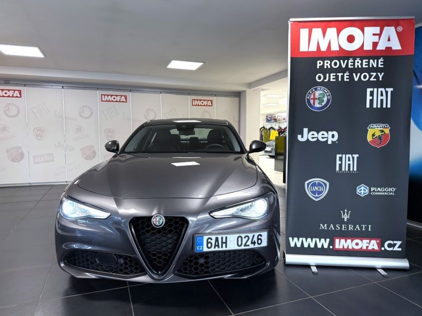 Alfa Romeo Giulia 2.2 JTD 180k AT8 ZF Super