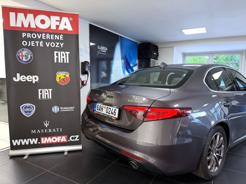 Alfa Romeo Giulia 2.2 JTD 180k AT8 ZF Super