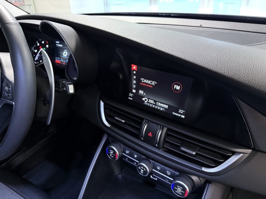 Alfa Romeo Giulia 2.2 JTD 180k AT8 ZF Super