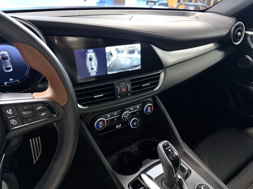 Alfa Romeo Giulia 2.2 JTD 210k AT8 ZF Q4 4x4 Intensa