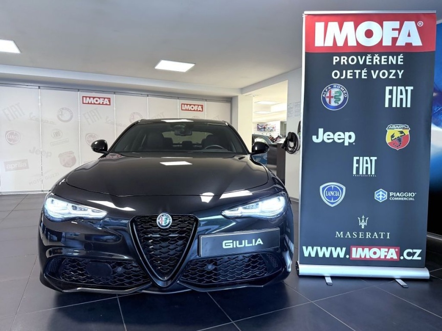 Alfa Romeo Giulia 2.2 JTD 210k AT8 ZF Q4 4x4 Intensa