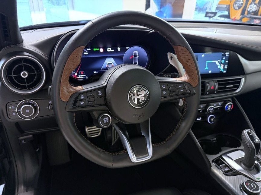 Alfa Romeo Giulia 2.2 JTD 210k AT8 ZF Q4 4x4 Intensa