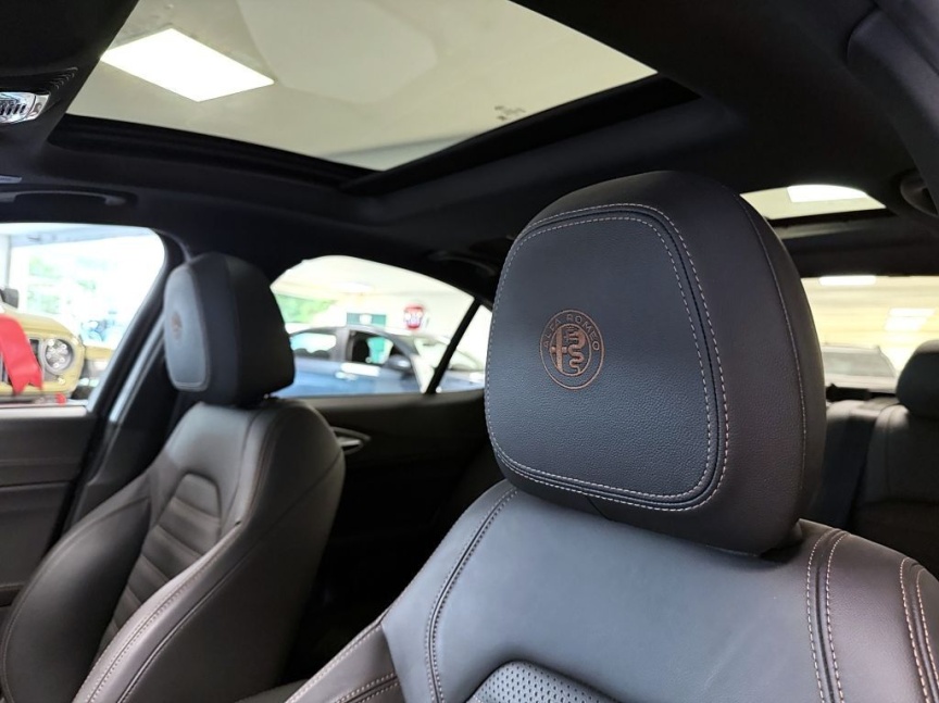 Alfa Romeo Giulia 2.2 JTD 210k AT8 ZF Q4 4x4 Intensa