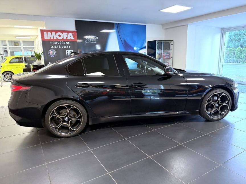 Alfa Romeo Giulia 2.2 JTD 210k AT8 ZF Q4 4x4 Intensa