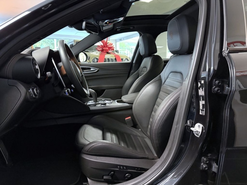 Alfa Romeo Giulia 2.2 JTD 210k AT8 ZF Q4 4x4 Intensa