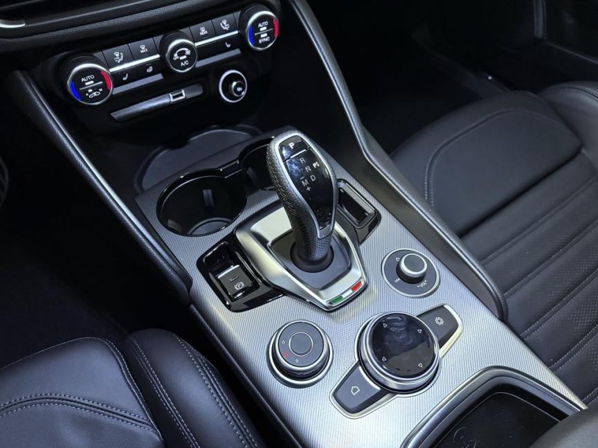 Alfa Romeo Giulia 2.2 JTDm 210k AT8 ZF Q4 4x4 Business Edition *948*