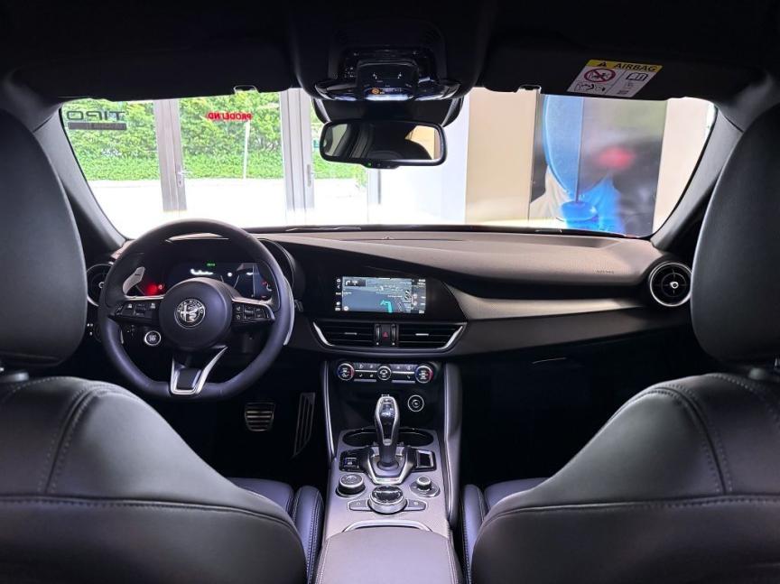 Alfa Romeo Giulia 2.2 JTDm 210k AT8 ZF Q4 4x4 Business Edition *948*